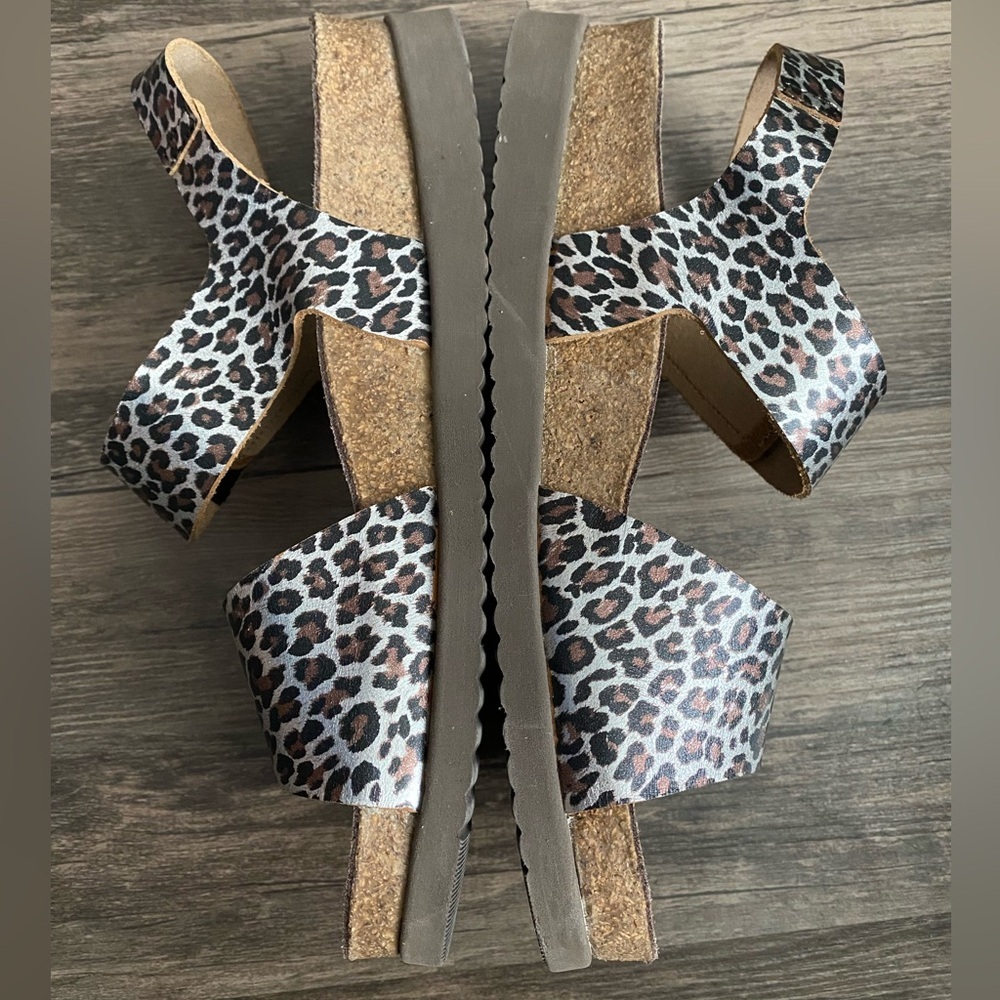 Mephisto Women's Cheetah Hook & Loop Sandals Size 6 Adjustable Leather - Picture 6 of 15
